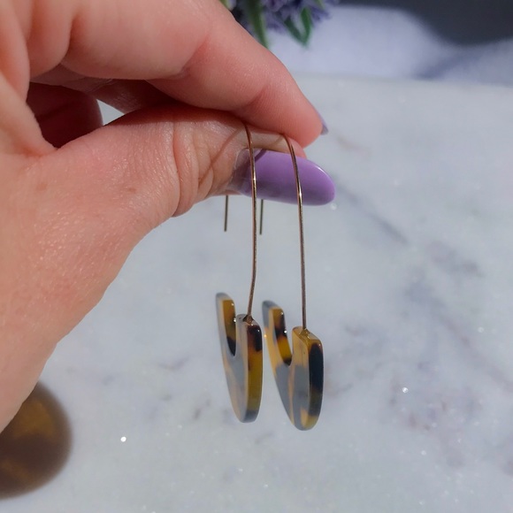 Tortoise shell dangle earrings - Picture 6 of 8